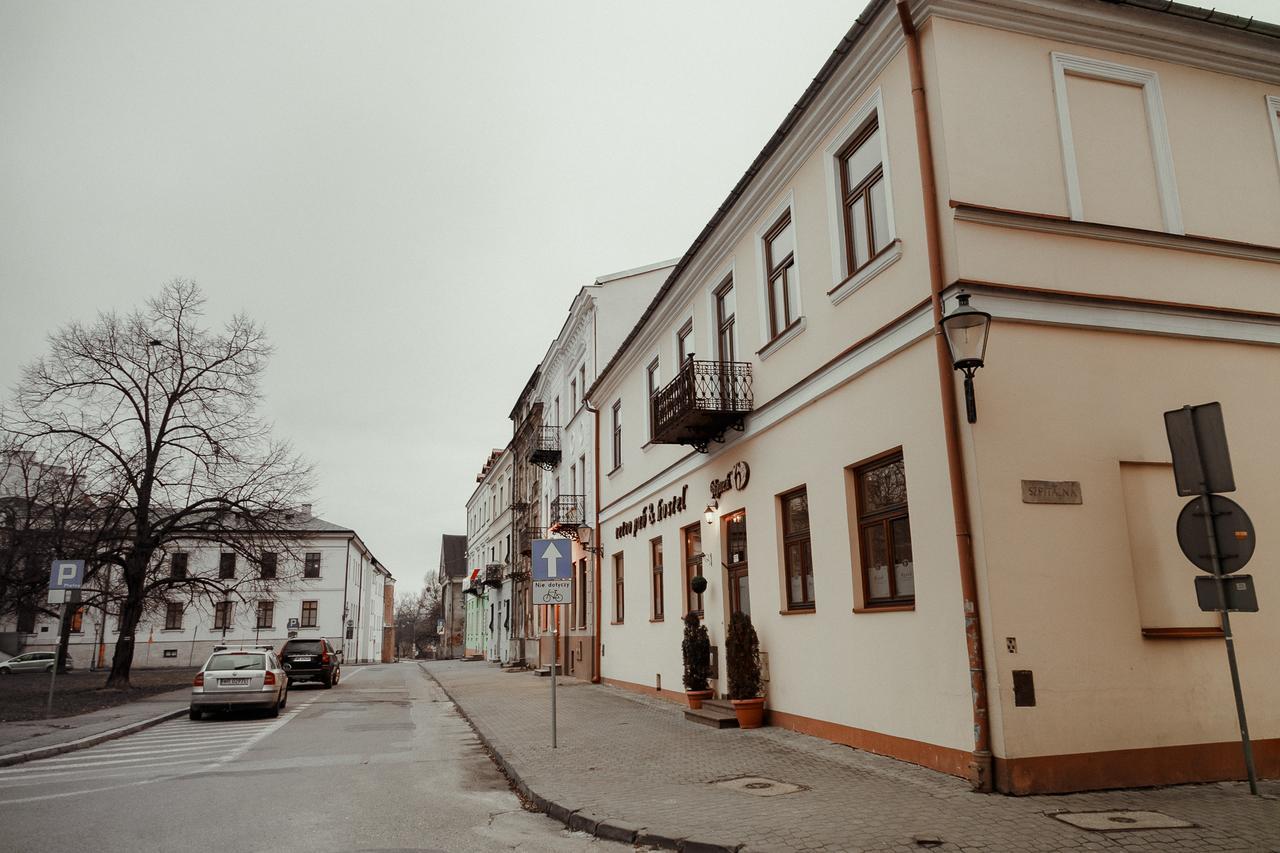 Rynek 6 Retro Pub & Hostel Radom Exterior photo